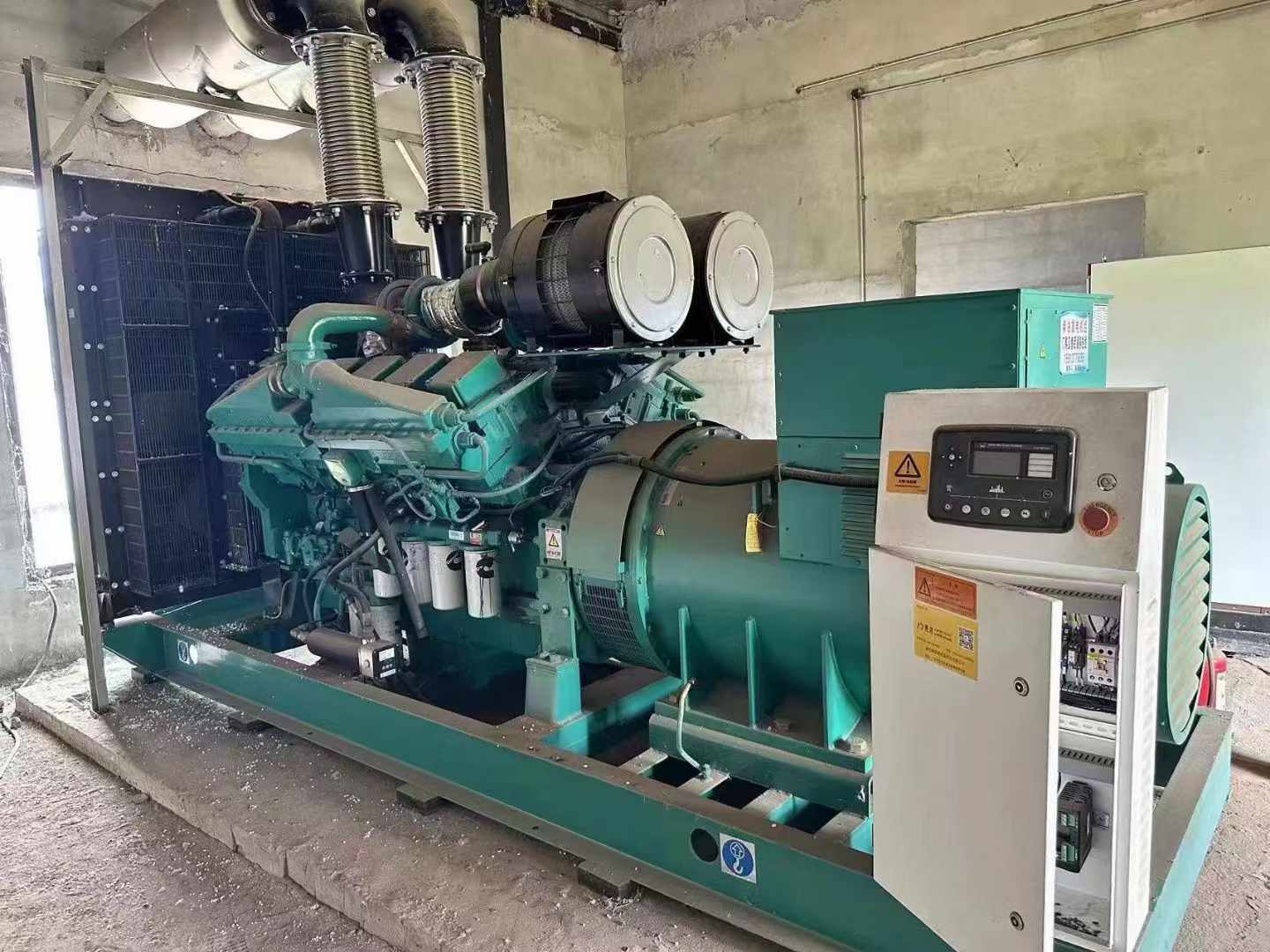 阳高无功补偿装置的性能评估需要考虑哪些因素？